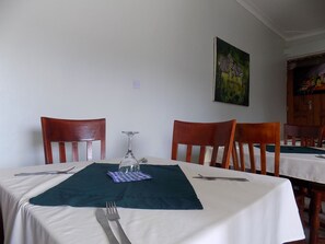 Breakfast, lunch, dinner served; local and international cuisine  - Relief Motel (Fort Portal)