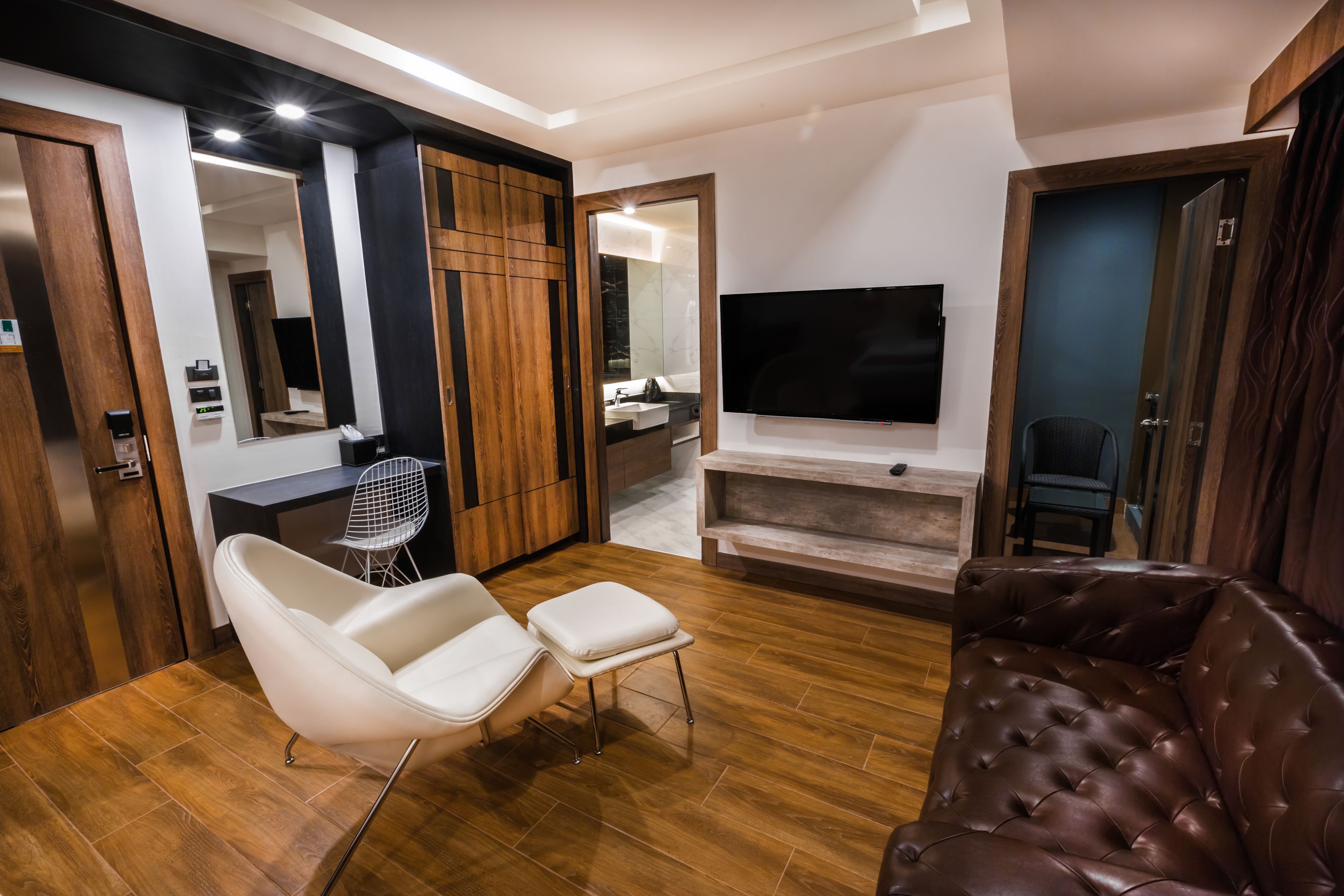 Exclusive Deluxe  | Living area | LED TV