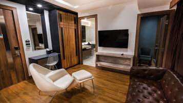 Exclusive Deluxe | Living area | LED TV