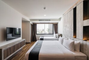 1 bedroom, minibar, in-room safe, desk