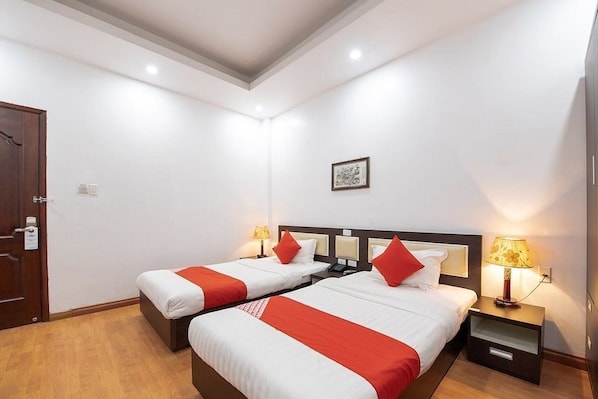 Minibar, Zimmersafe, Schreibtisch, kostenloses WLAN