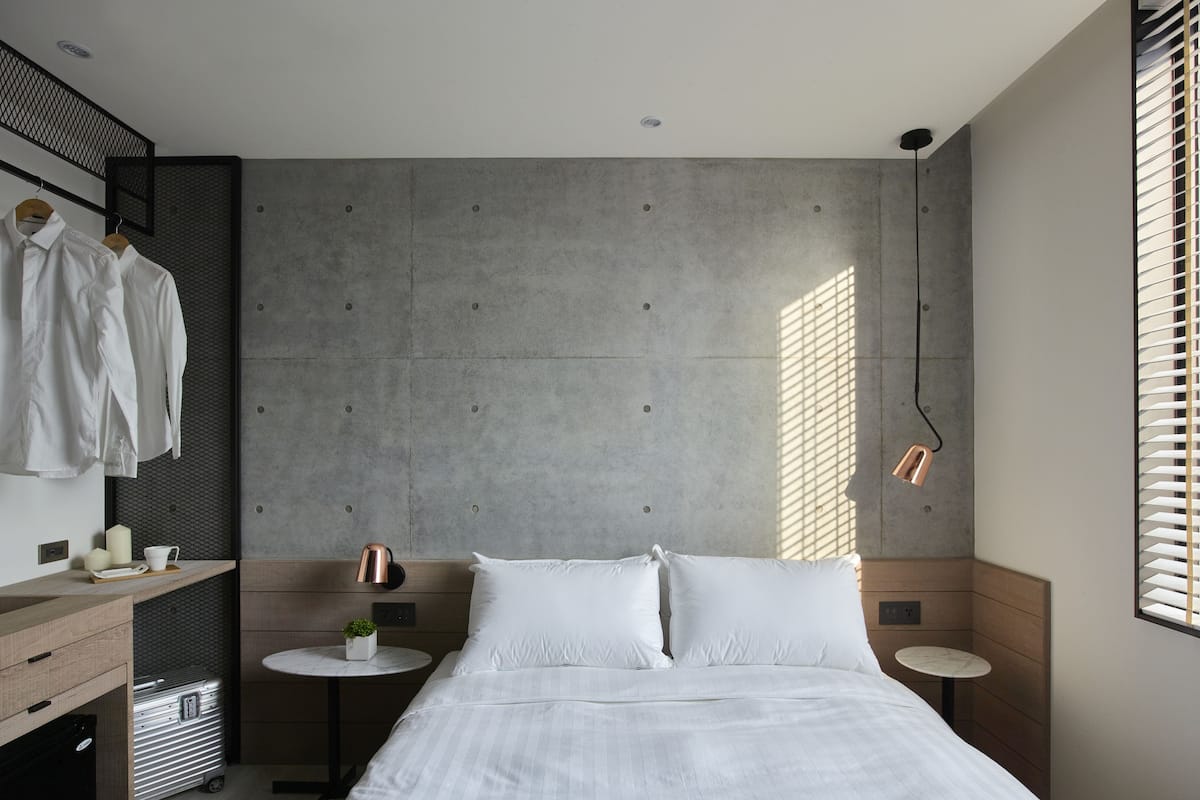 Individually decorated, blackout curtains, free WiFi, bed sheets