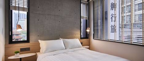 Deluxe Double Room, 1 Double Bed, Non Smoking, City View | Individually decorated, blackout drapes, free WiFi, bed sheets