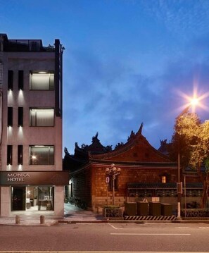 Façade de l’hébergement - soirée/nuit