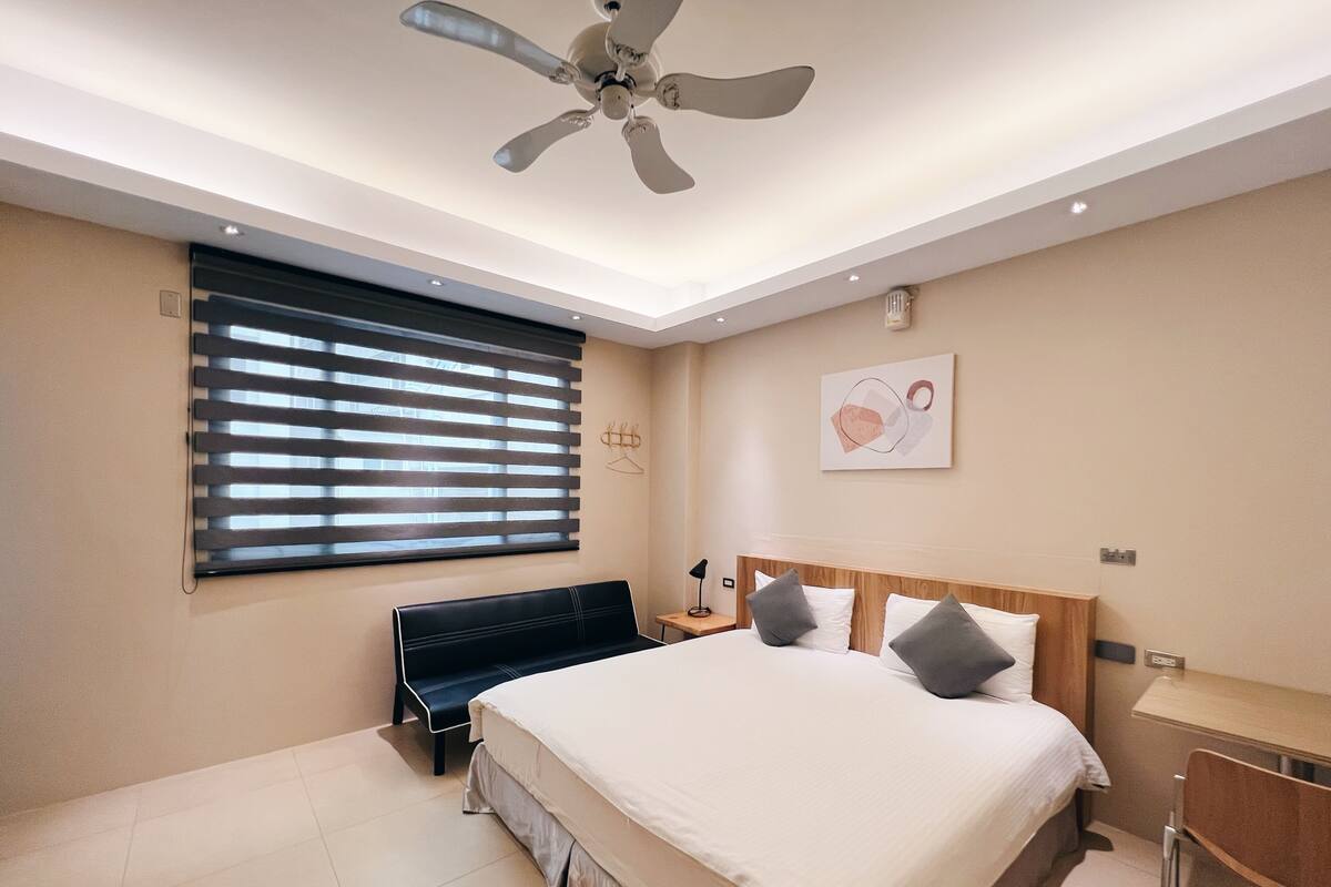 Desk, blackout curtains, rollaway beds, free WiFi