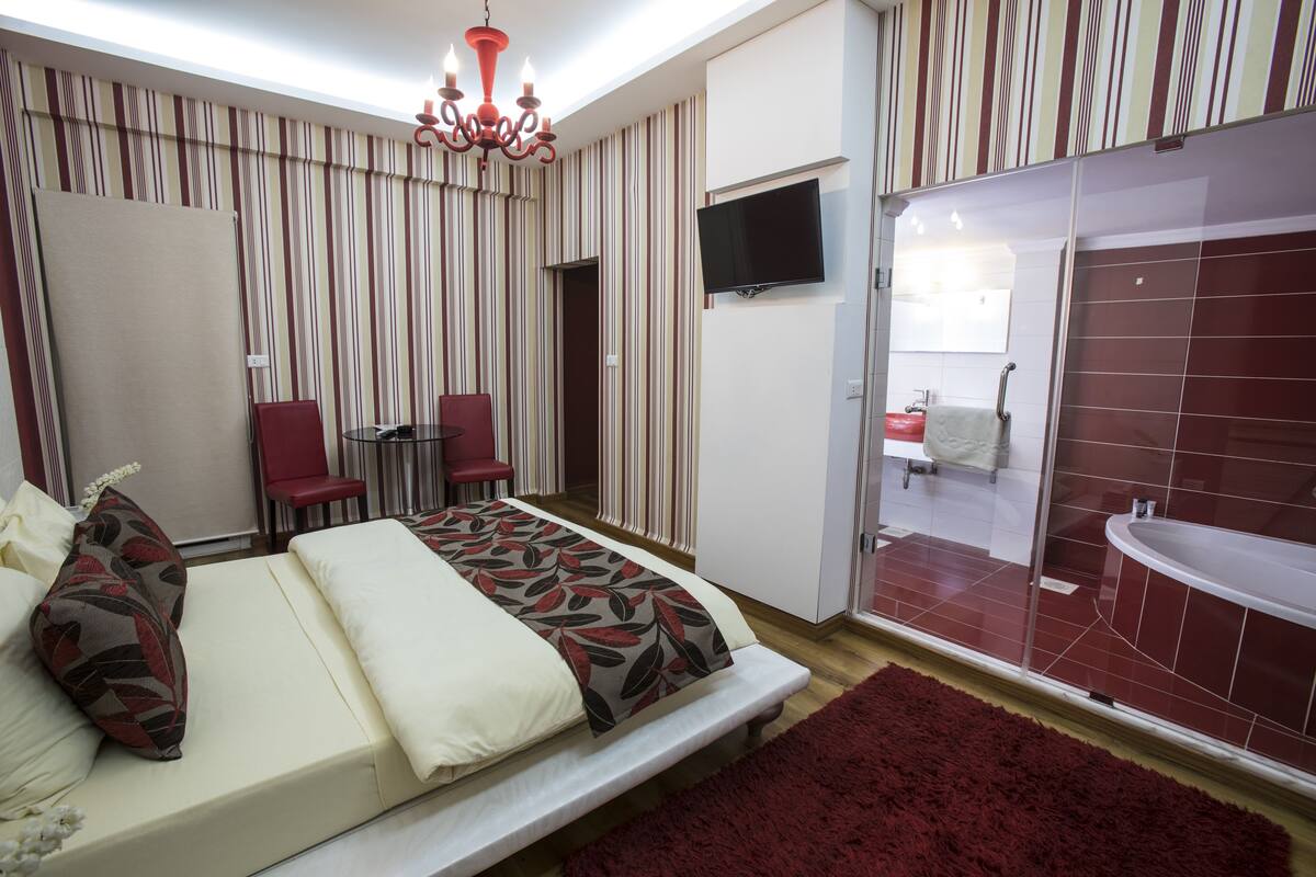 Chambre de base double, 1 grand lit, vue sur la mer | Wi-Fi, literie fournie