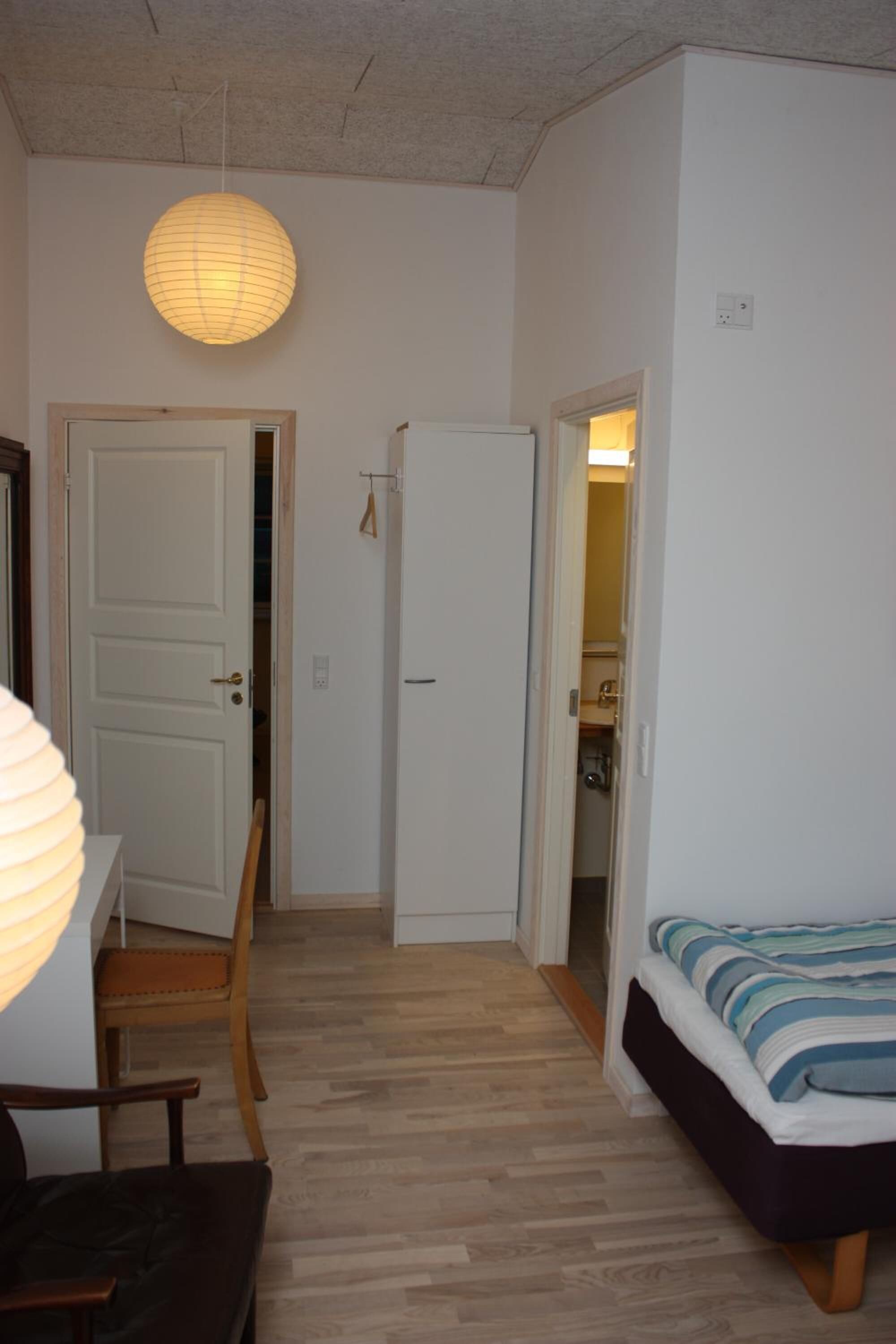 Desk, cribs/infant beds, rollaway beds, free WiFi