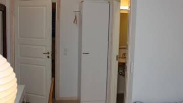 Desk, cribs/infant beds, rollaway beds, free WiFi
