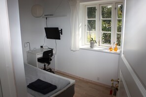 Single Room, Shared Bathroom