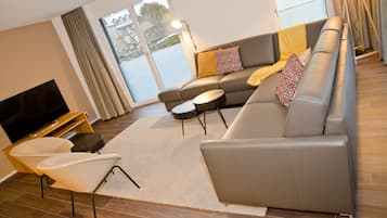 Smart TV, heated floors