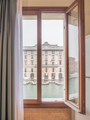 Suite Junior, 1 chambre, vue sur le grand canal | Vue sur la ville