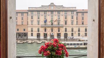Deluxe-Zimmer, Kanalblick | Ausblick vom Zimmer