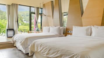 Deluxe Quadruple Room, Balcony | Blackout drapes, soundproofing, free WiFi, bed sheets