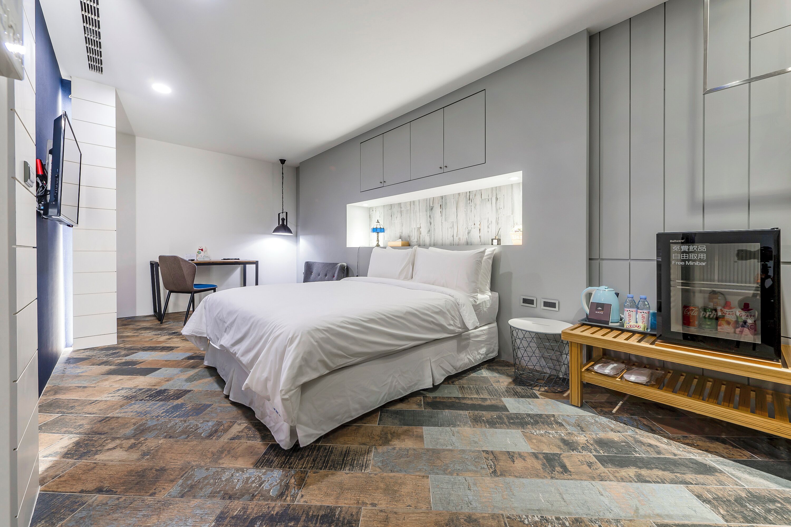 Deluxe Double Room, Bathtub | Blackout drapes, soundproofing, free WiFi, bed sheets