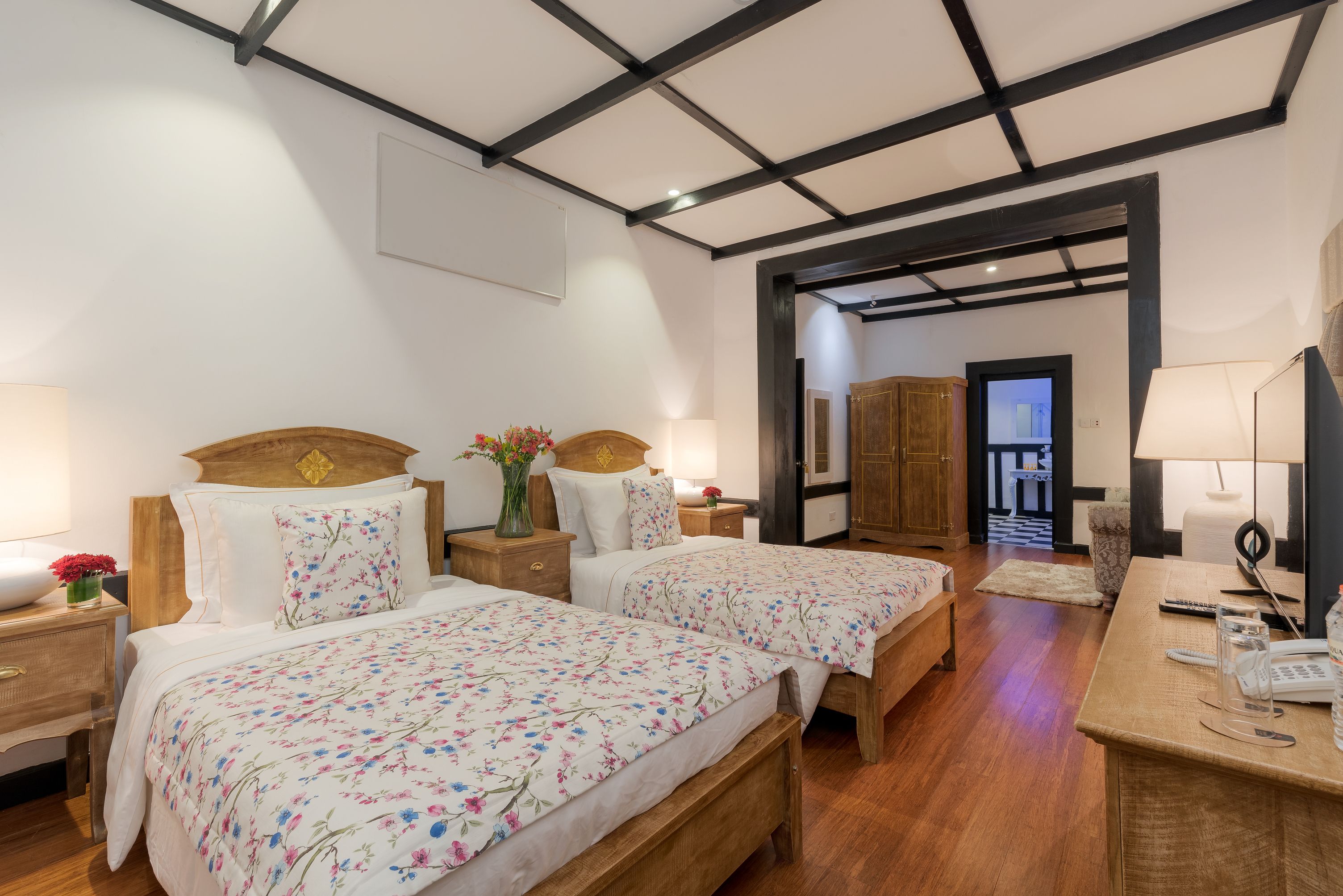 Luksushuone, näköala puutarhaan, pohjakerroksessa | Tallelokero huoneessa, äänieristys, silitysrauta/-lauta, ilmainen Wi-Fi