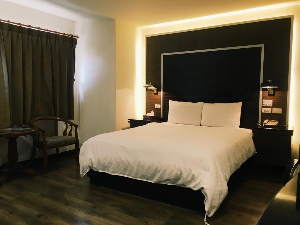 design double room | desk, rollaway beds, free wifi, bed sheets