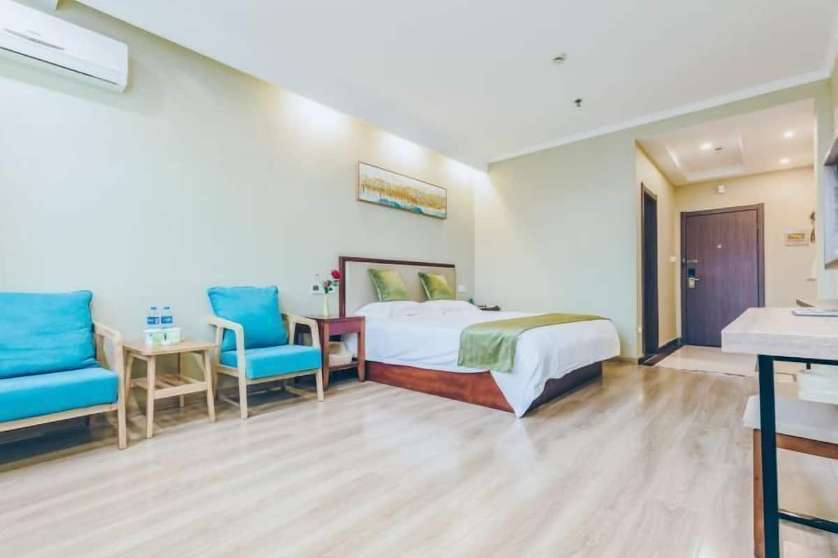 In-room safe, free WiFi, bed sheets, wheelchair access