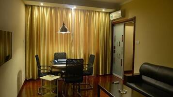 Khu vực ăn uống tại phòng