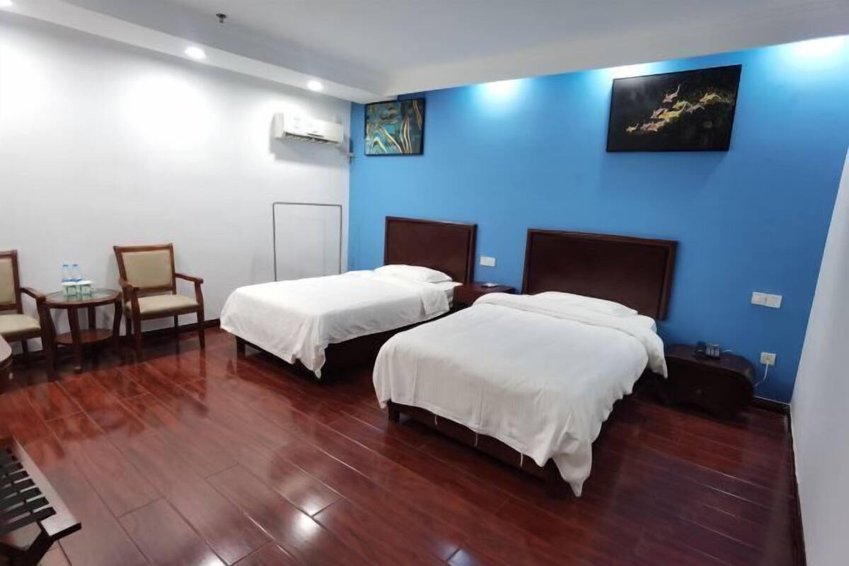 In-room safe, free WiFi, bed sheets, wheelchair access