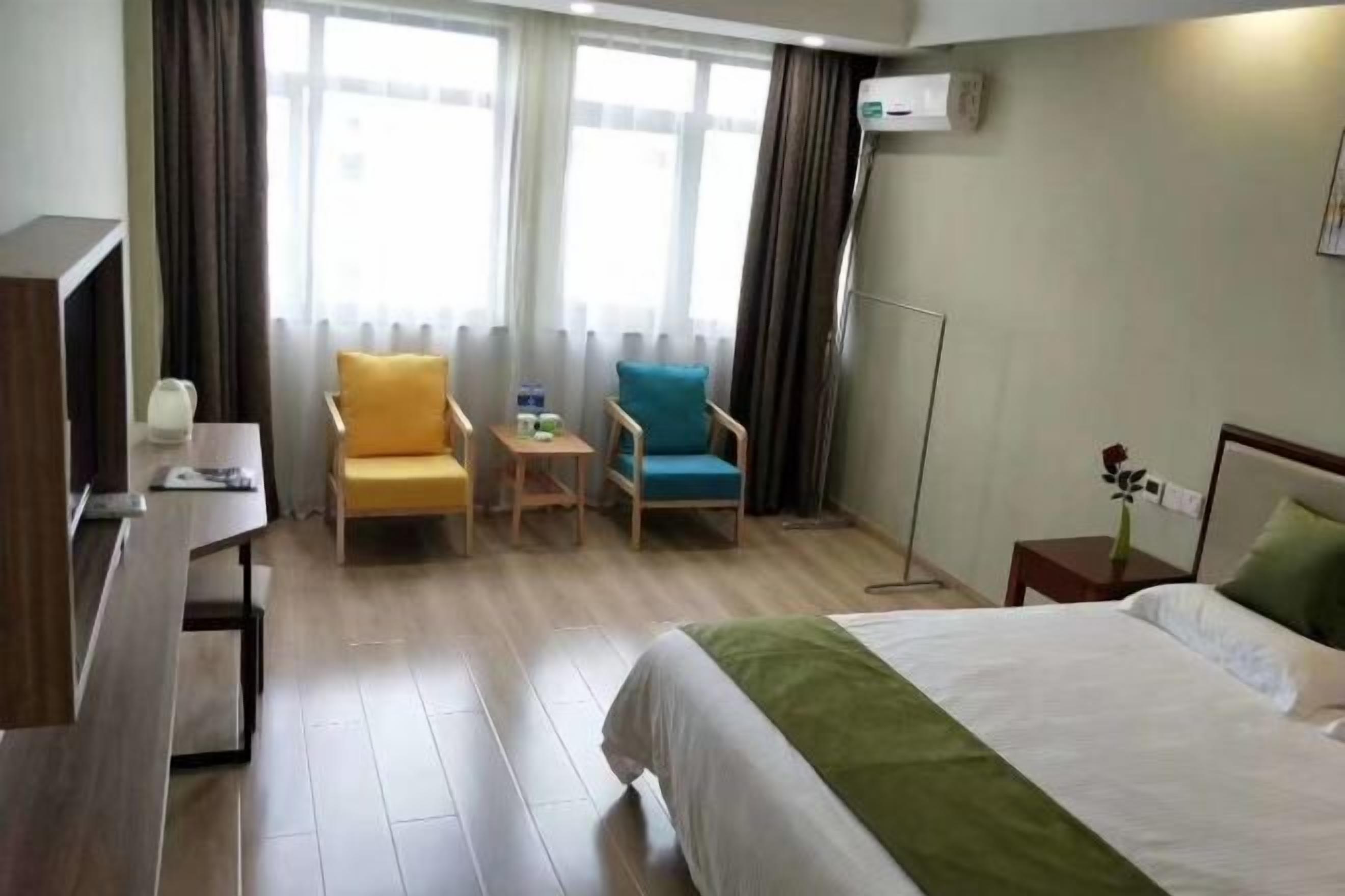 In-room safe, free WiFi, bed sheets, wheelchair access