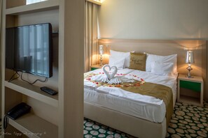 Deluxe Suite | Free WiFi, bed sheets - Hotel Aurum Family (Hajduszoboszlo)
