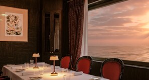 5 restaurants; breakfast, lunch and dinner served  - 1926 Le Soleil Hotel & SPA (Sliema)