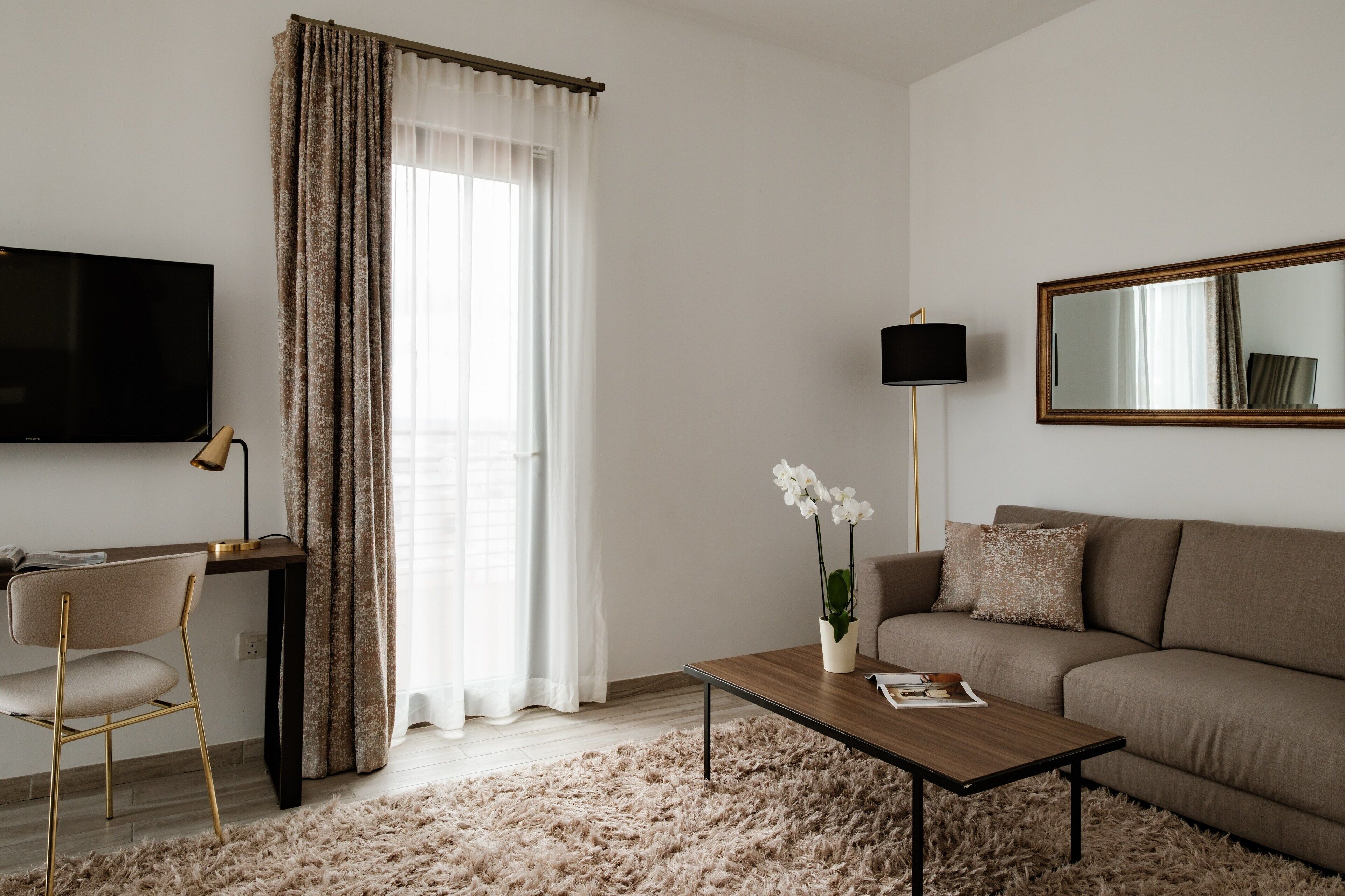 signature suite, sea view | frette italian sheets, premium bedding, pillow-top beds, minibar