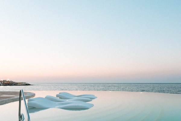 Indoor pool, outdoor pool, free cabanas, pool umbrellas