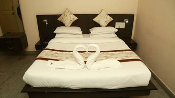 Memory-foam beds, desk, laptop workspace, soundproofing