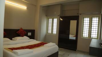 Standard Double or Twin Room | Memory-foam beds, desk, laptop workspace, soundproofing