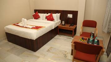 Standard Double or Twin Room | Memory-foam beds, desk, laptop workspace, soundproofing