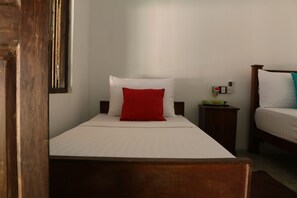 1 bedroom, premium bedding, in-room safe, desk