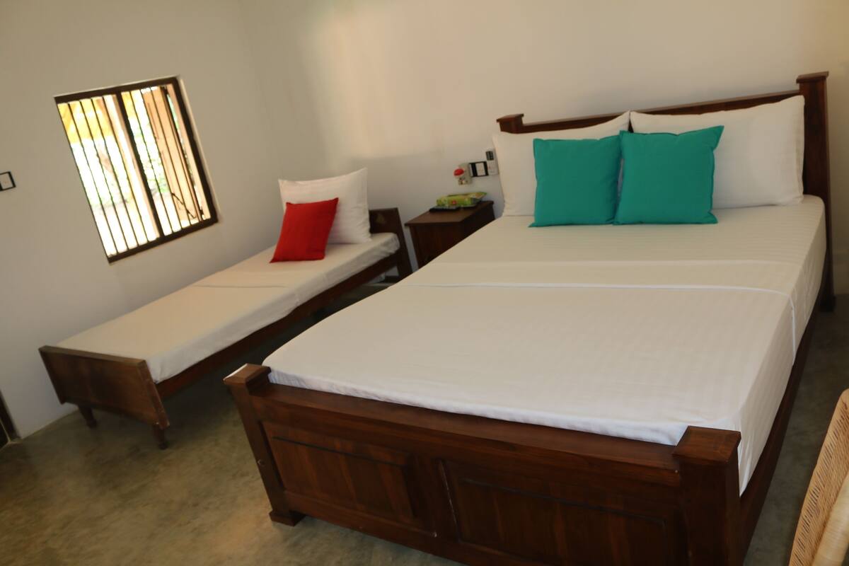 1 bedroom, premium bedding, in-room safe, desk