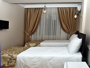 Double Room, 1 Double Bed | In-room safe, soundproofing, free WiFi, bed sheets - Kadikoy Port Hotel (Istanbul)
