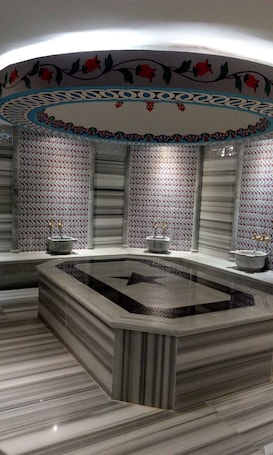 Couples treatment rooms, sauna, steam room, Turkish bath