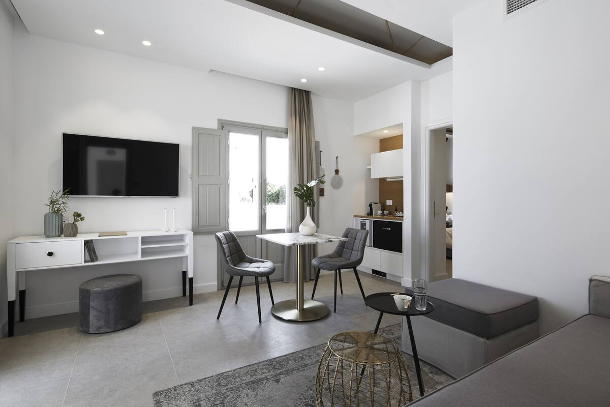 premium bedding, minibar, in-room safe, individually decorated