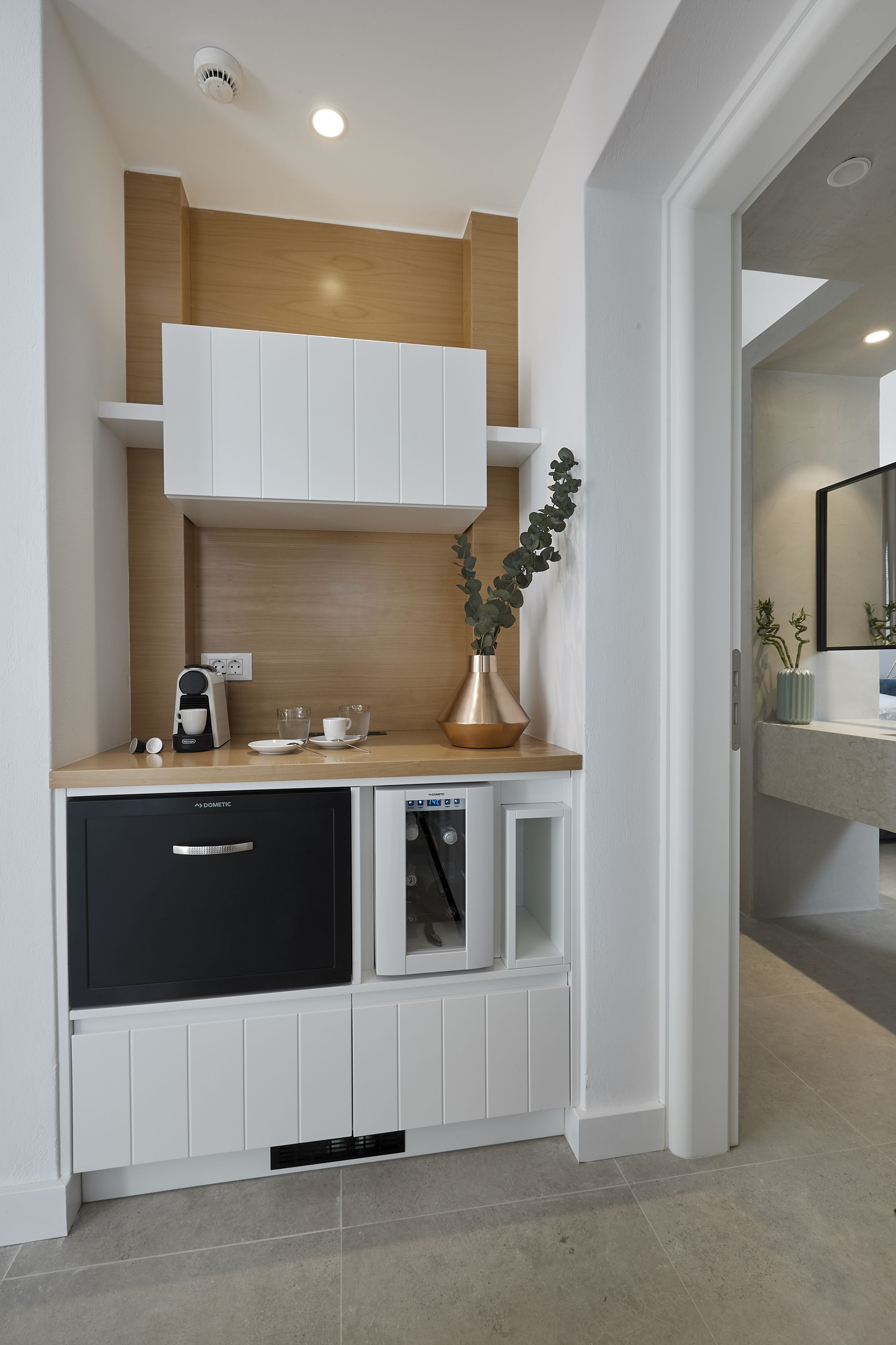 espresso maker, coffee/tea maker, electric kettle