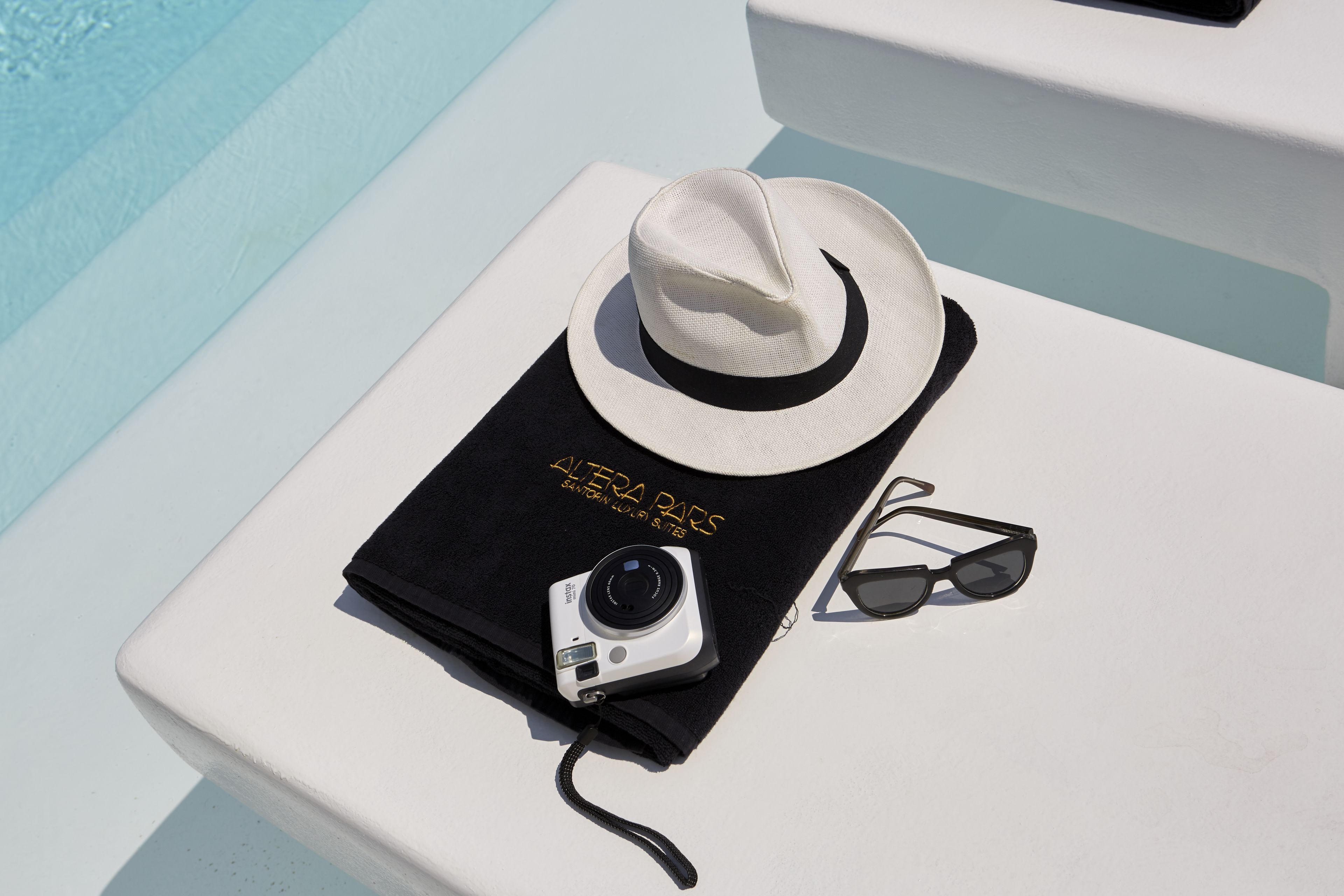 premium suite, private pool | premium bedding, minibar, in-room safe, individually decorated