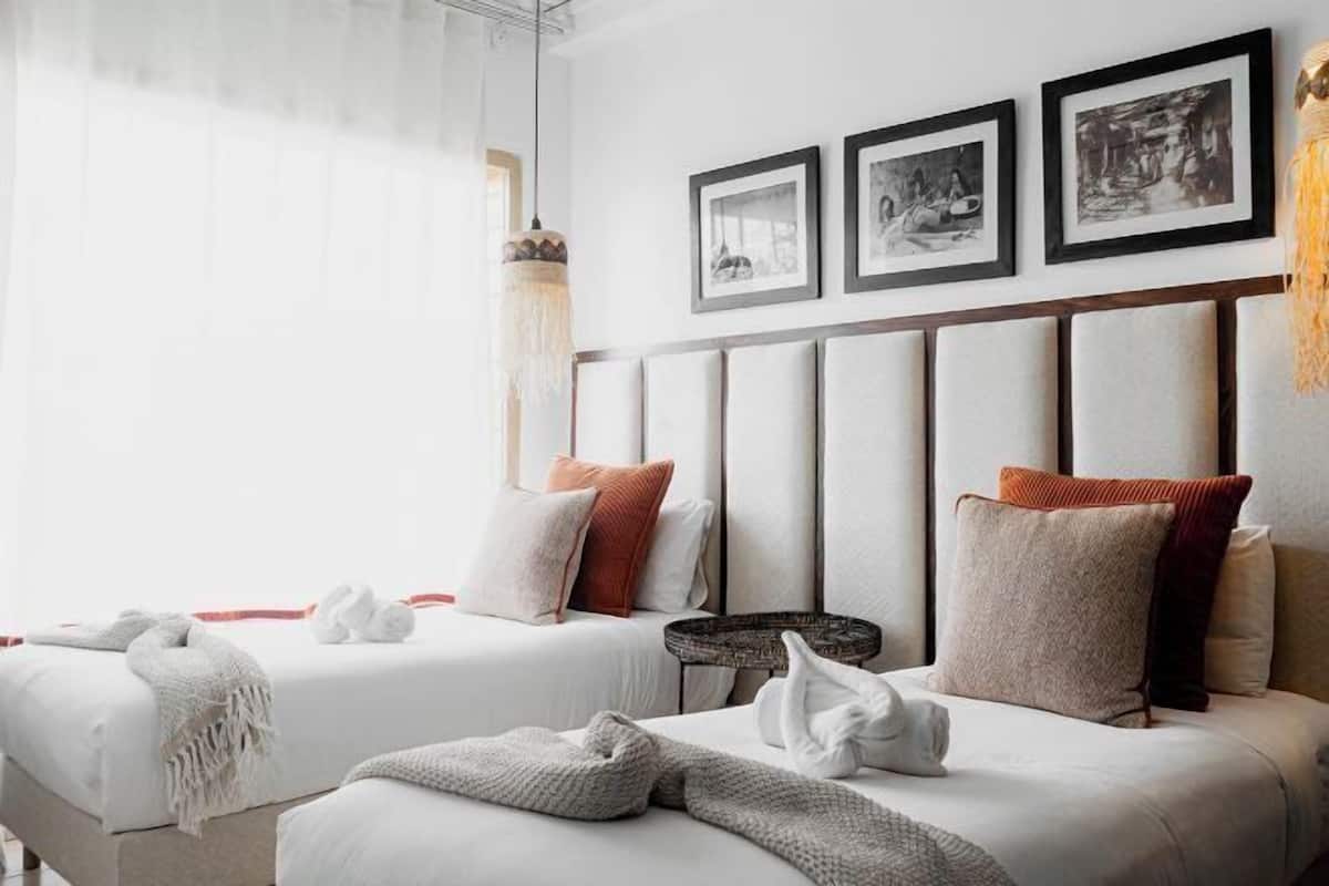 1 slaapkamer, een kluis op de kamer, individueel gedecoreerd