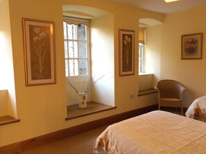 House, 3 Bedrooms, Lake View - Hewenden Mill Holiday Homes (Bradford)