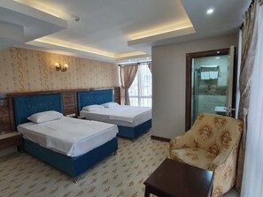 Family Triple Room | Minibar, in-room safe, desk, soundproofing - Elazig Gunay Hotel (Elazig)
