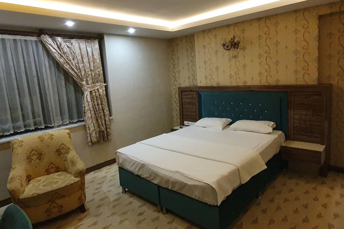 Chambre Double Deluxe | Minibar, coffres-forts dans les chambres, bureau, chambres insonorisées