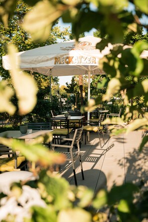 Terrace/patio - Hotel Trezor (Singen)