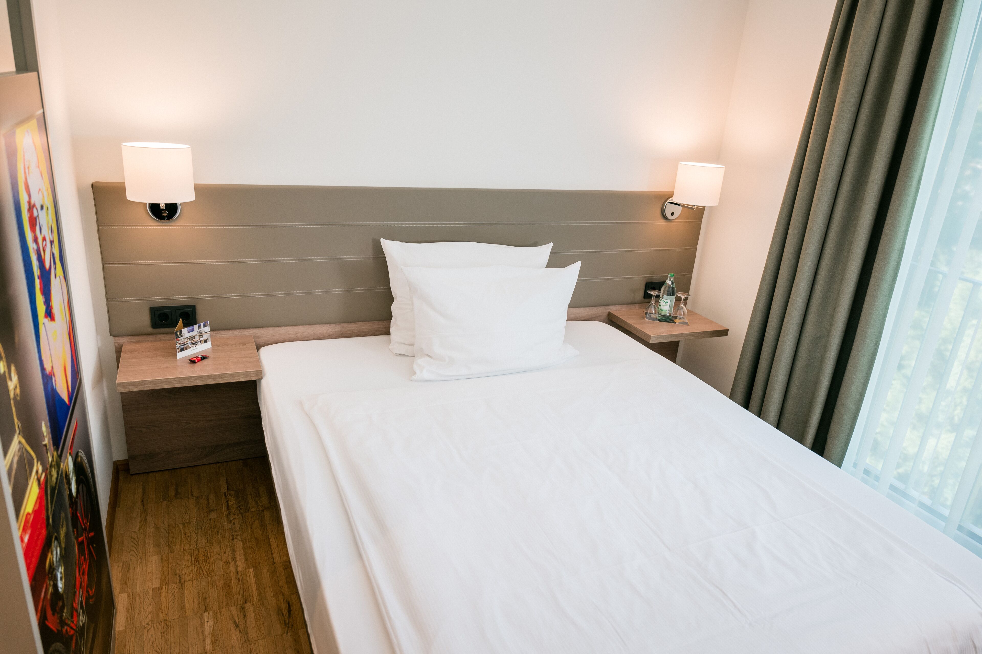 economy double room | 1 bedroom, in-room safe, desk, soundproofing