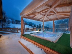 Outdoor spa tub - Hotel Cristallo (Pejo)