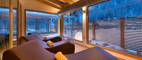 Sauna, hot tub, steam room, Turkish bath, body treatments, facials