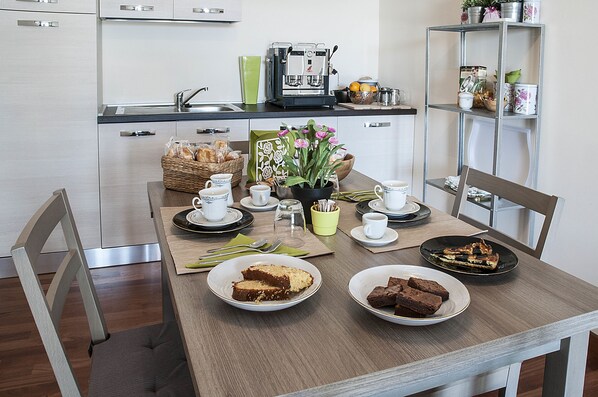 Free daily local cuisine breakfast - Domus Traiani (Fiumicino)