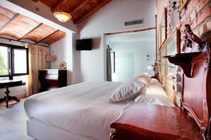 Ropa de cama de alta calidad y minibar