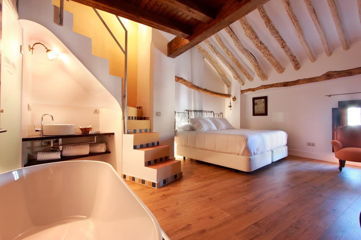 premium bedding, minibar, in-room safe, individually decorated