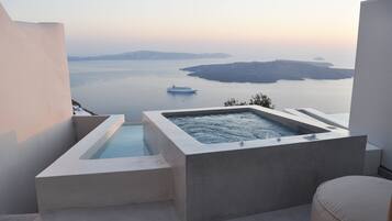 Luxury Villa, 1 Bedroom, Jetted Tub (Cloud) | Terrace/patio